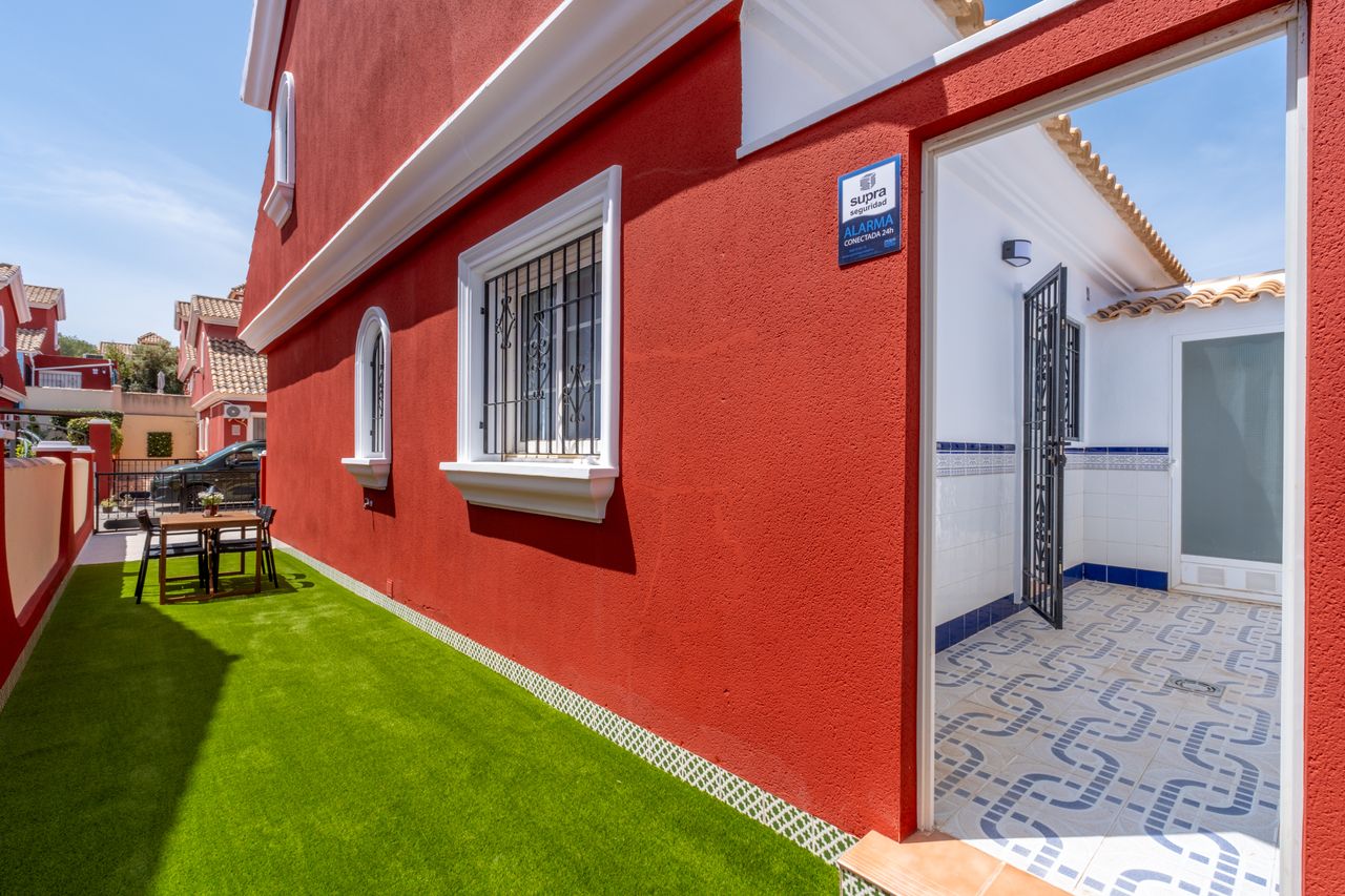 3-Bedroom House in Villamartin, Orihuela Costa - Image 21