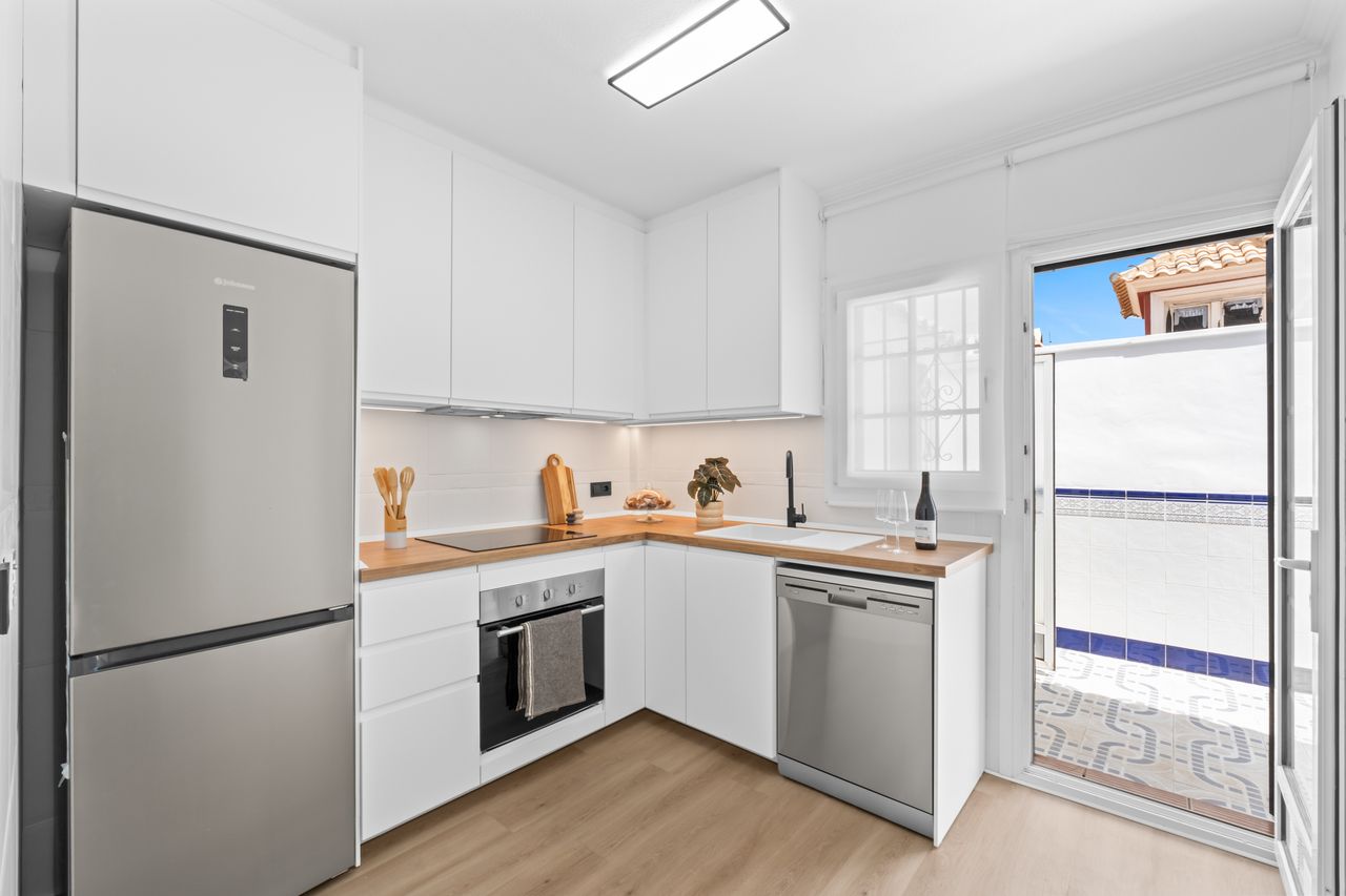 3-Bedroom House in Villamartin, Orihuela Costa - Image 9