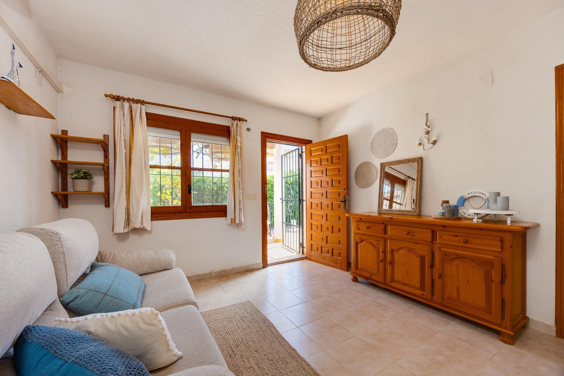 2-Bedroom Bungalow in Los Balcones, Torrevieja - Image 15