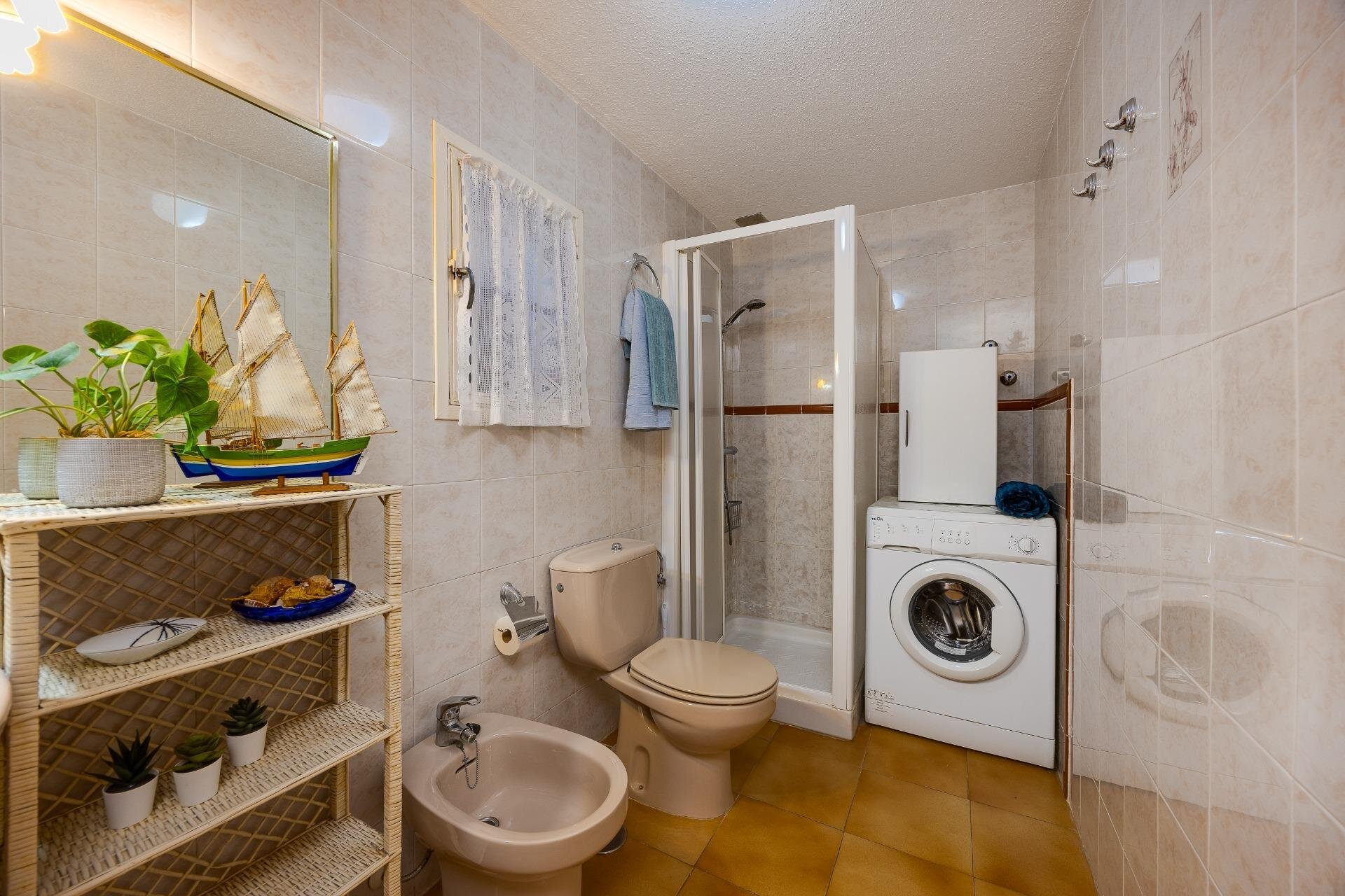 2-Bedroom Bungalow in Los Balcones, Torrevieja - Image 32