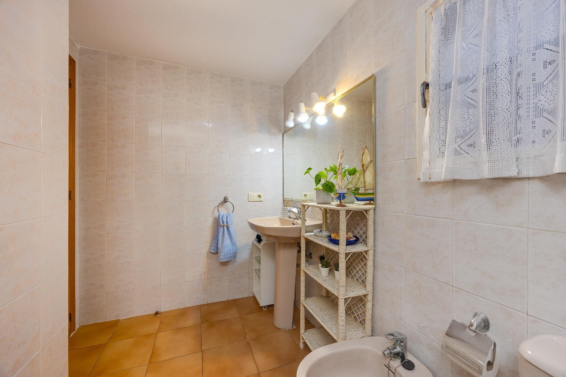 2-Bedroom Bungalow in Los Balcones, Torrevieja - Image 33