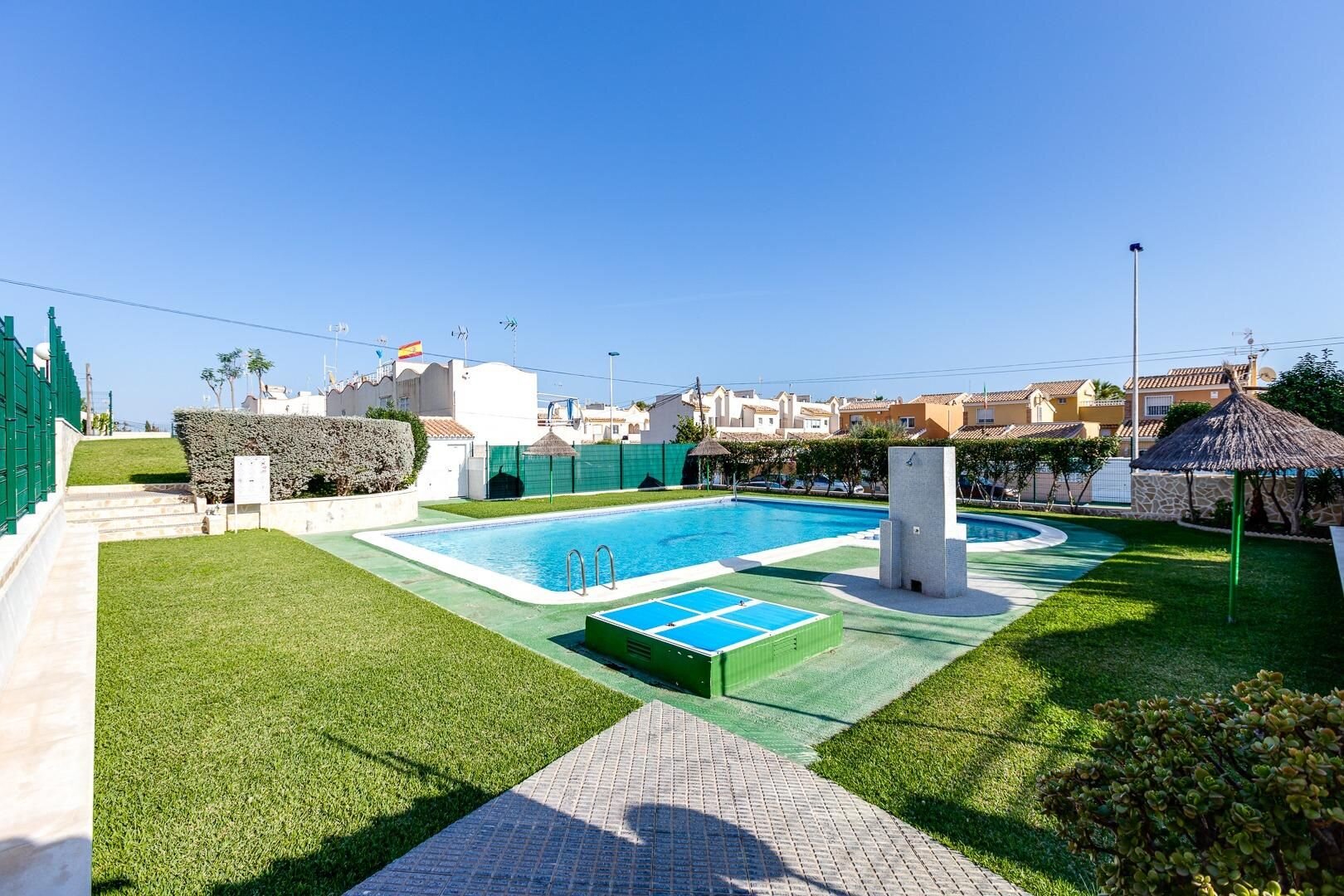 2-Bedroom Bungalow in Los Balcones, Torrevieja - Image 39
