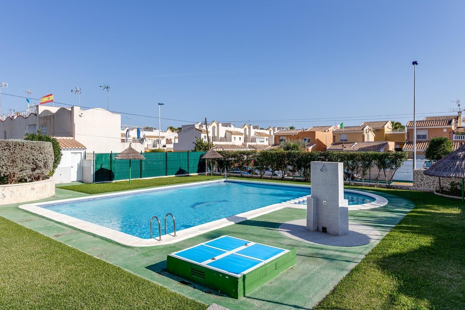 2-Bedroom Bungalow in Los Balcones, Torrevieja - Image 40