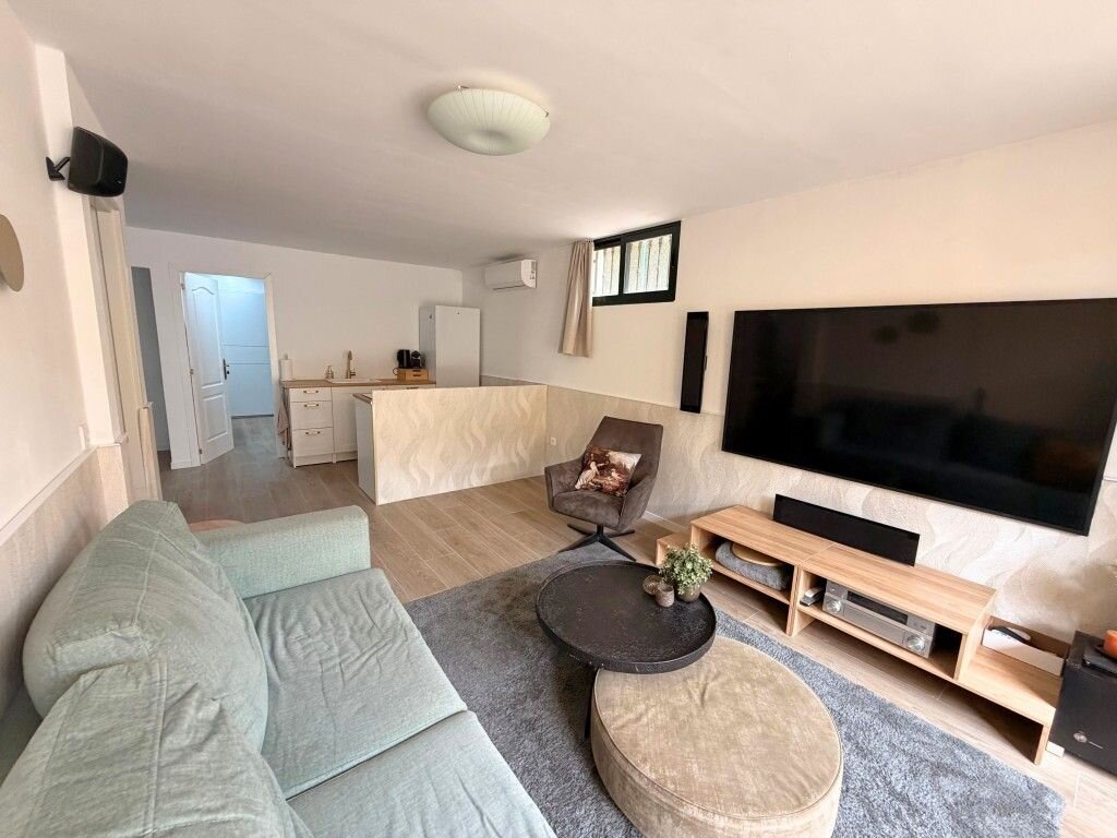 4-Bedroom Villa in Costa Blanca Sur, Algorfa - Image 12