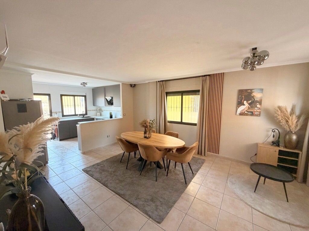 4-Bedroom Villa in Costa Blanca Sur, Algorfa - Image 14