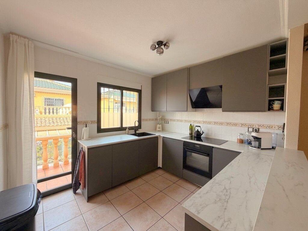 4-Bedroom Villa in Costa Blanca Sur, Algorfa - Image 16