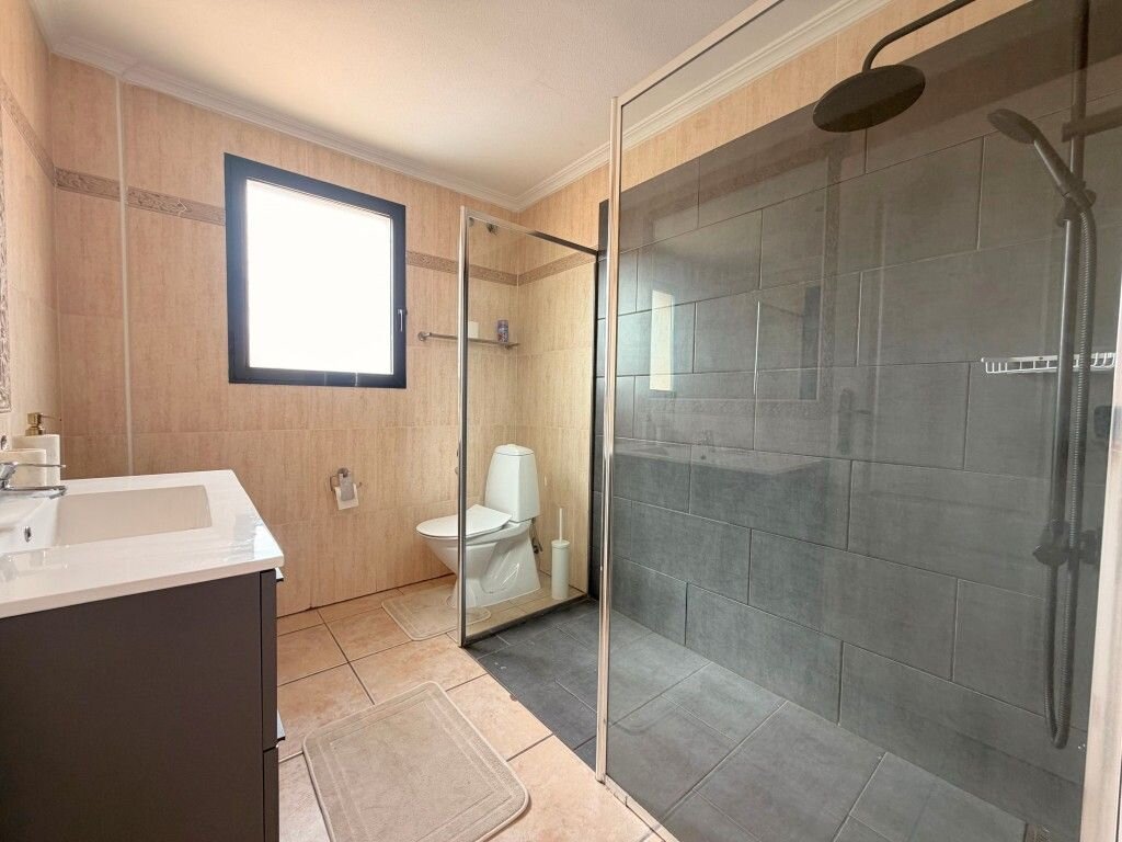 4-Bedroom Villa in Costa Blanca Sur, Algorfa - Image 28