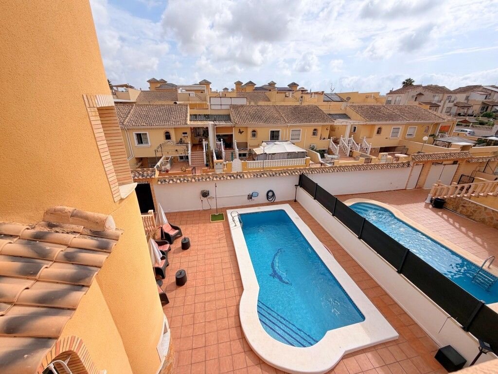 4-Bedroom Villa in Costa Blanca Sur, Algorfa - Image 33