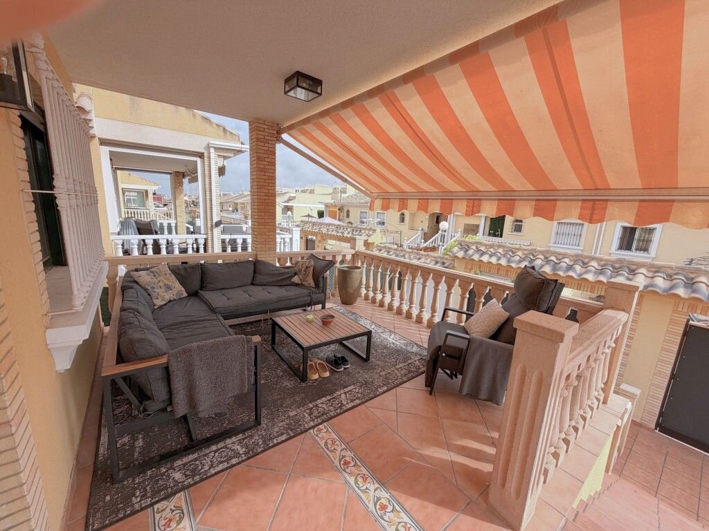 4-Bedroom Villa in Costa Blanca Sur, Algorfa - Image 4