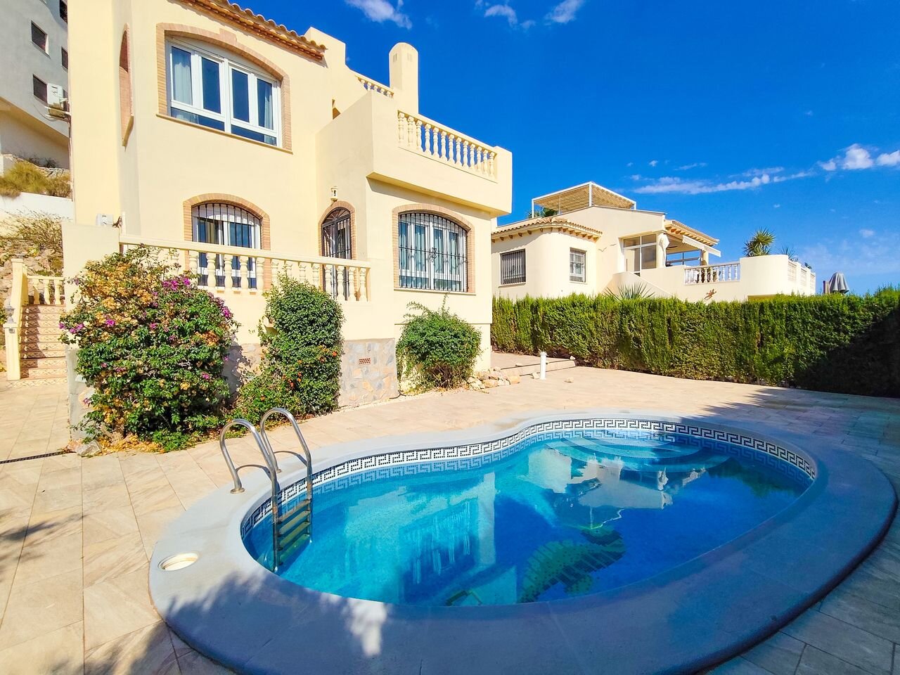 3-Bedroom Villa in Villamartín-las Filipinas, Orihuela Costa - Image 1