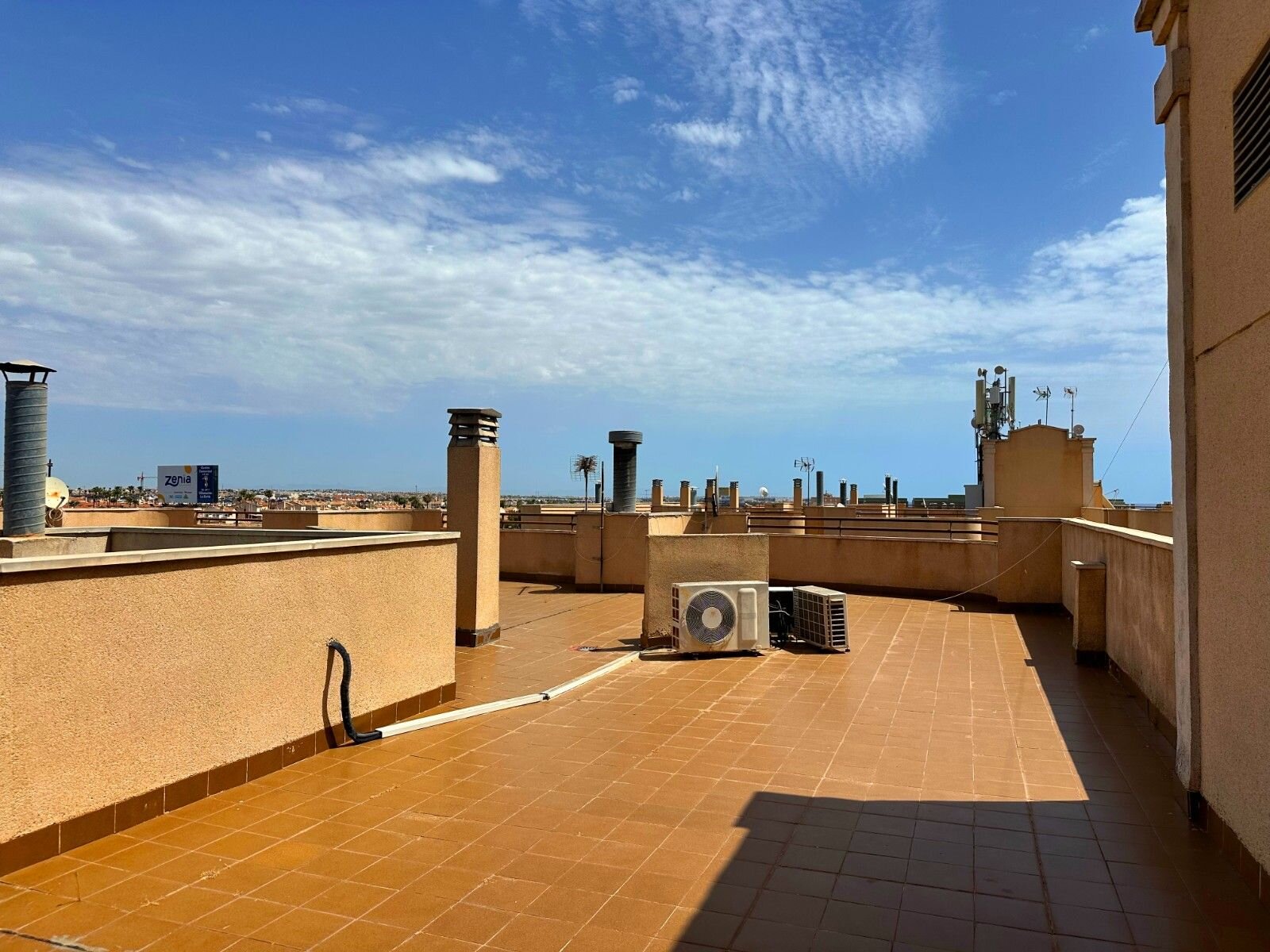 2-Bedroom Apartment in Lomas de Cabo Roig, Orihuela Costa - Image 27