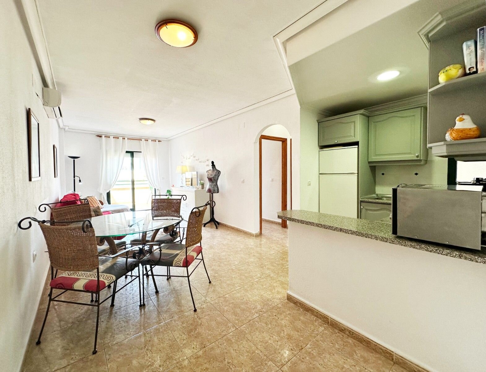 2-Bedroom Apartment in Lomas de Cabo Roig, Orihuela Costa - Image 3