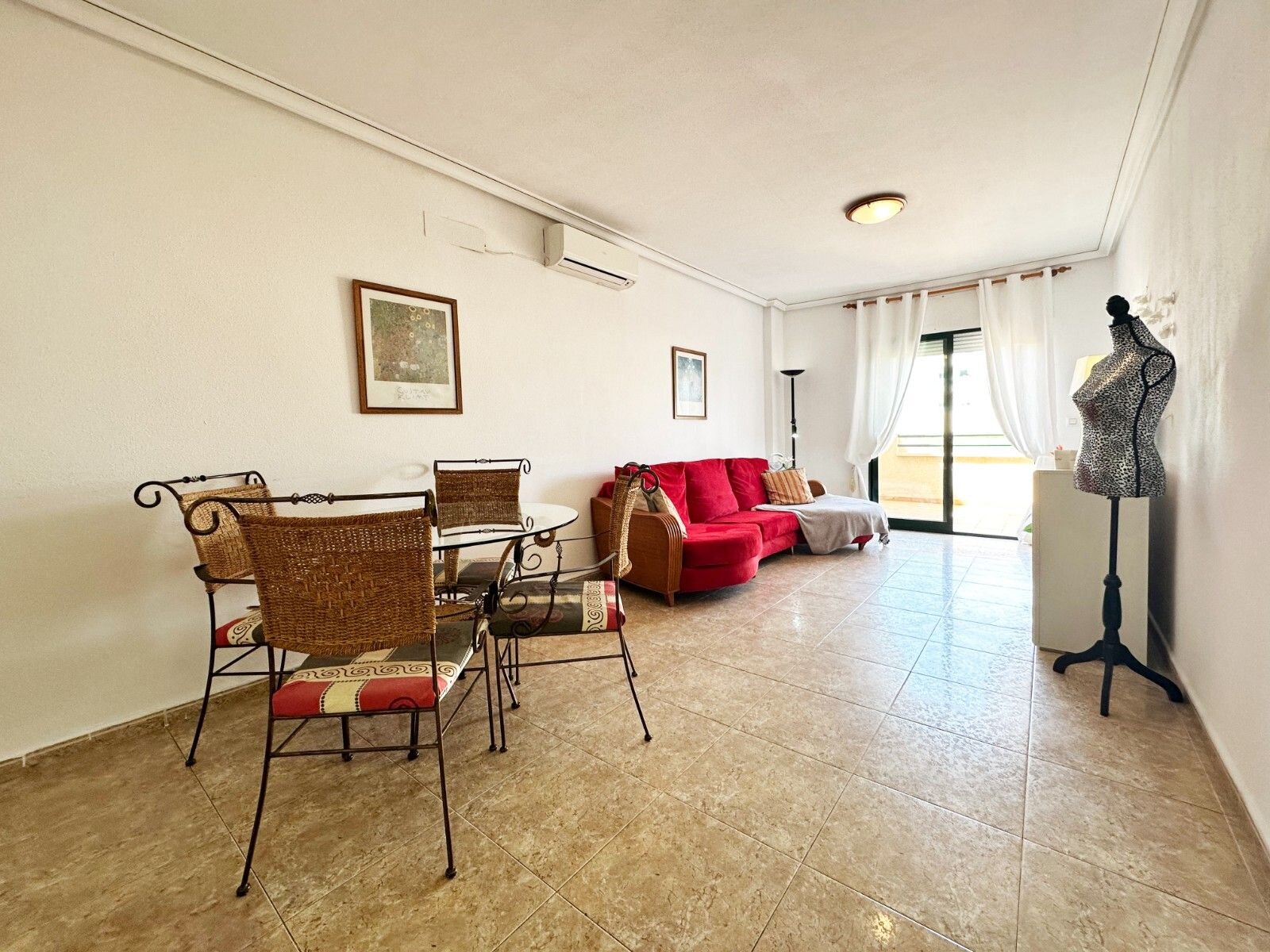 2-Bedroom Apartment in Lomas de Cabo Roig, Orihuela Costa - Image 4