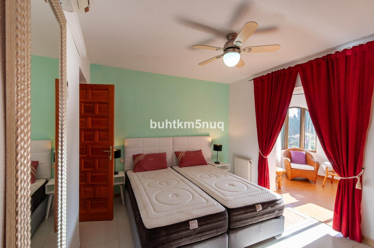 3-Bedroom Detached House in  Calpe | Sunny Casas - Costa ... - Image 10