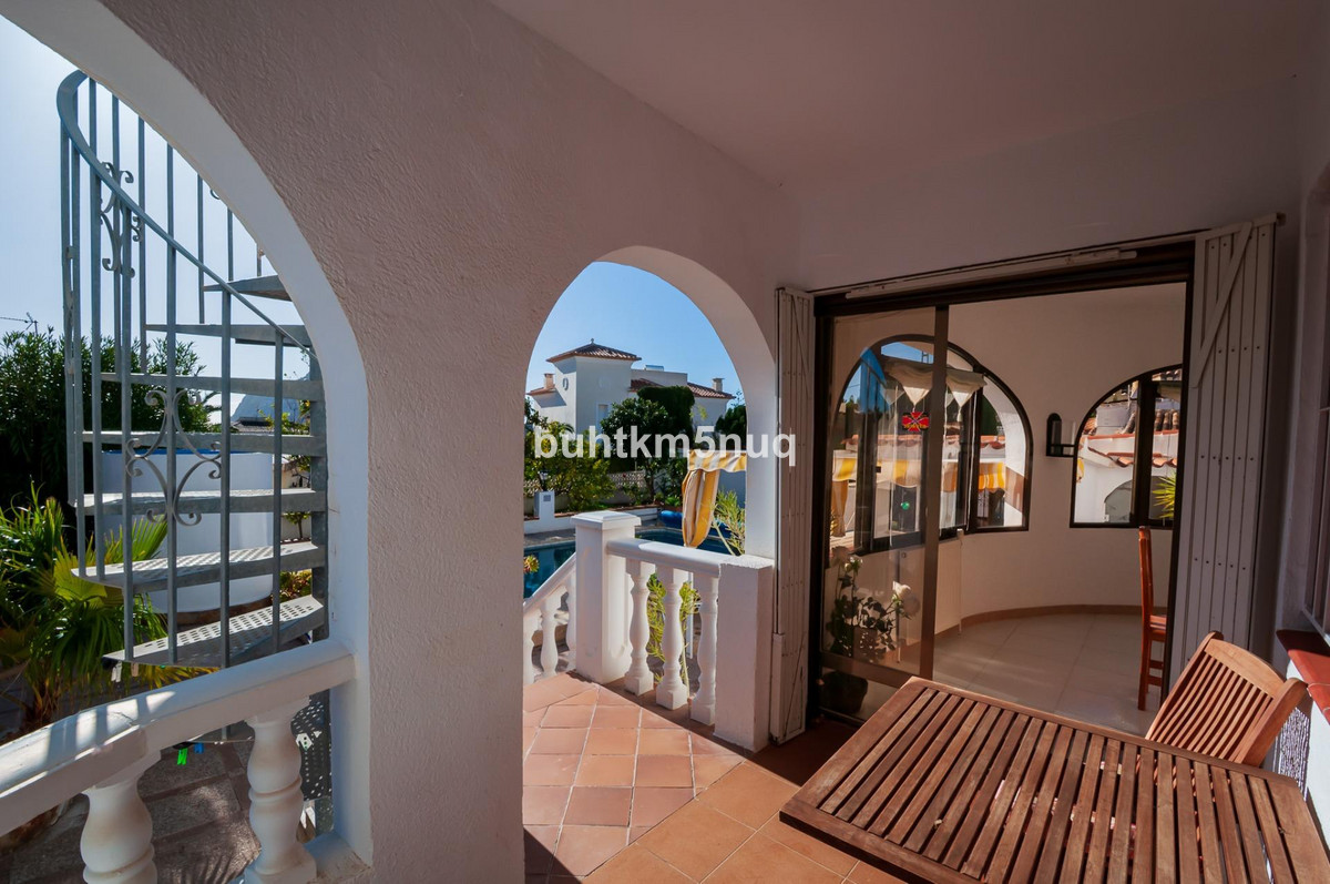 3-Bedroom Detached House in  Calpe | Sunny Casas - Costa ... - Image 15