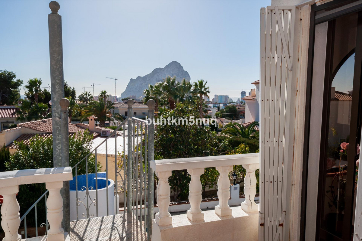 3-Bedroom Detached House in  Calpe | Sunny Casas - Costa ... - Image 17