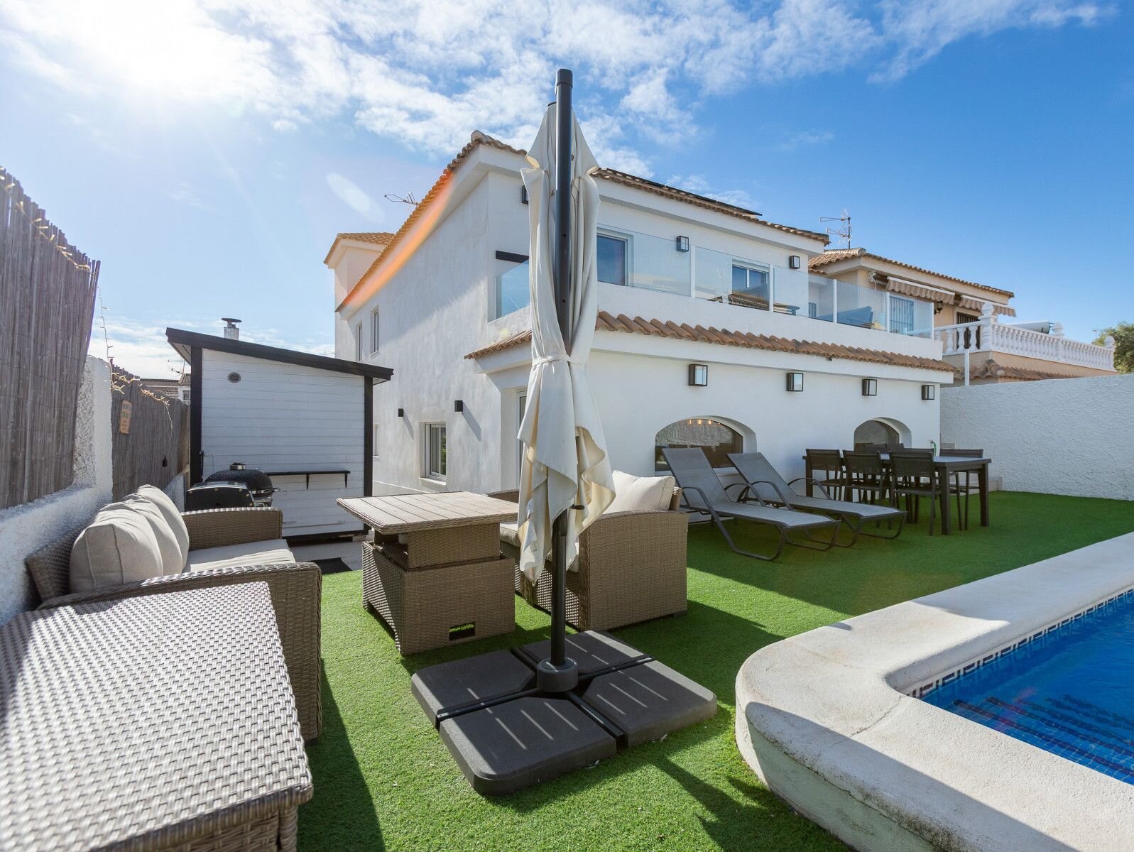 4-Bedroom Villa in La Siesta, Torrevieja - Image 22