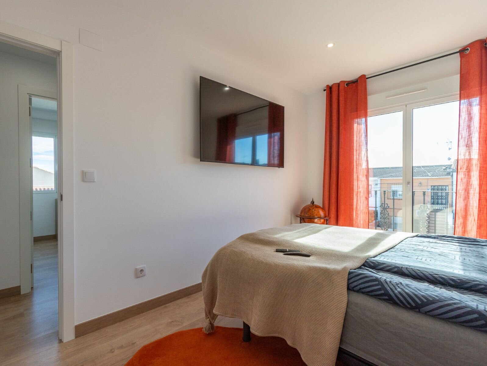 4-Bedroom Villa in La Siesta, Torrevieja - Image 28