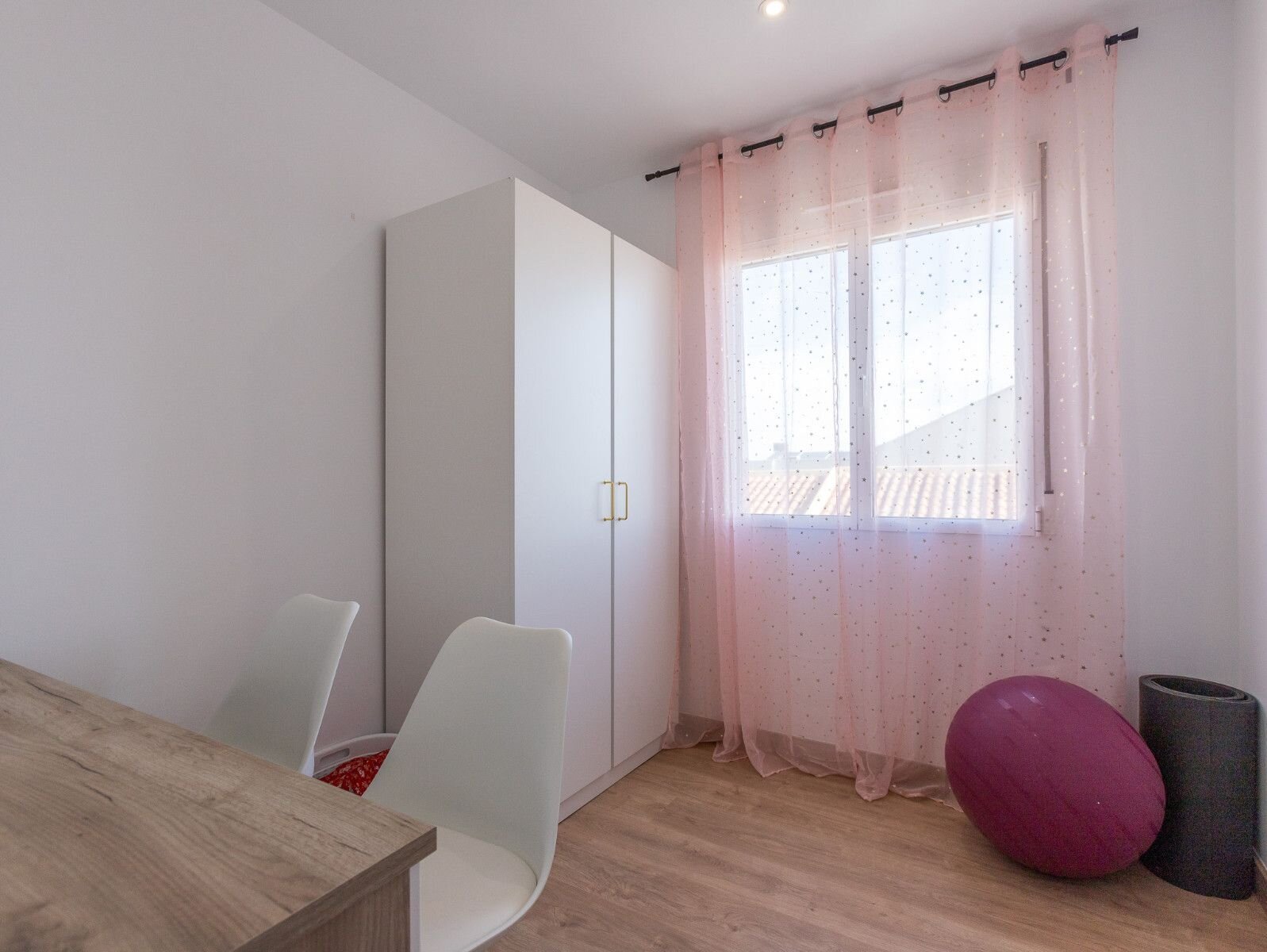 4-Bedroom Villa in La Siesta, Torrevieja - Image 30