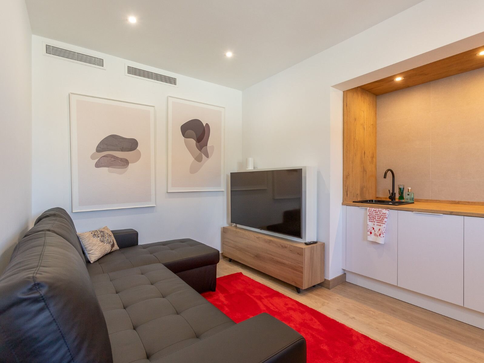 4-Bedroom Villa in La Siesta, Torrevieja - Image 36