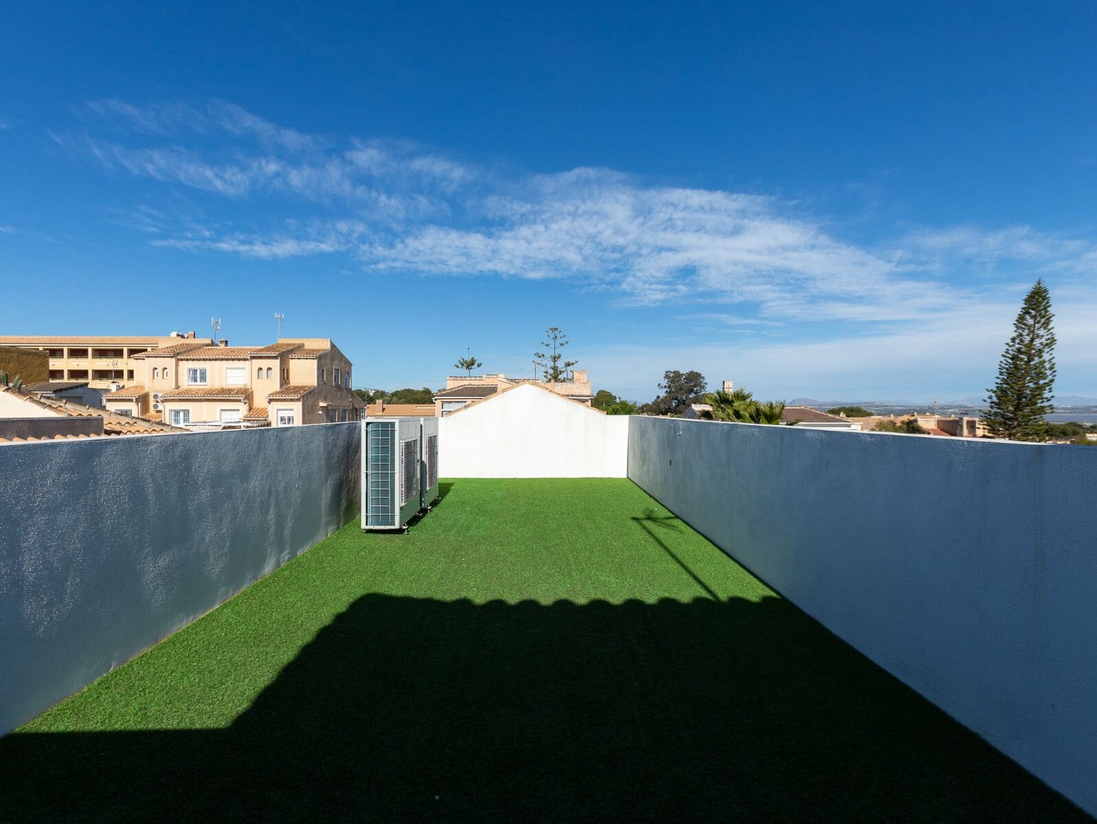 4-Bedroom Villa in La Siesta, Torrevieja - Image 45