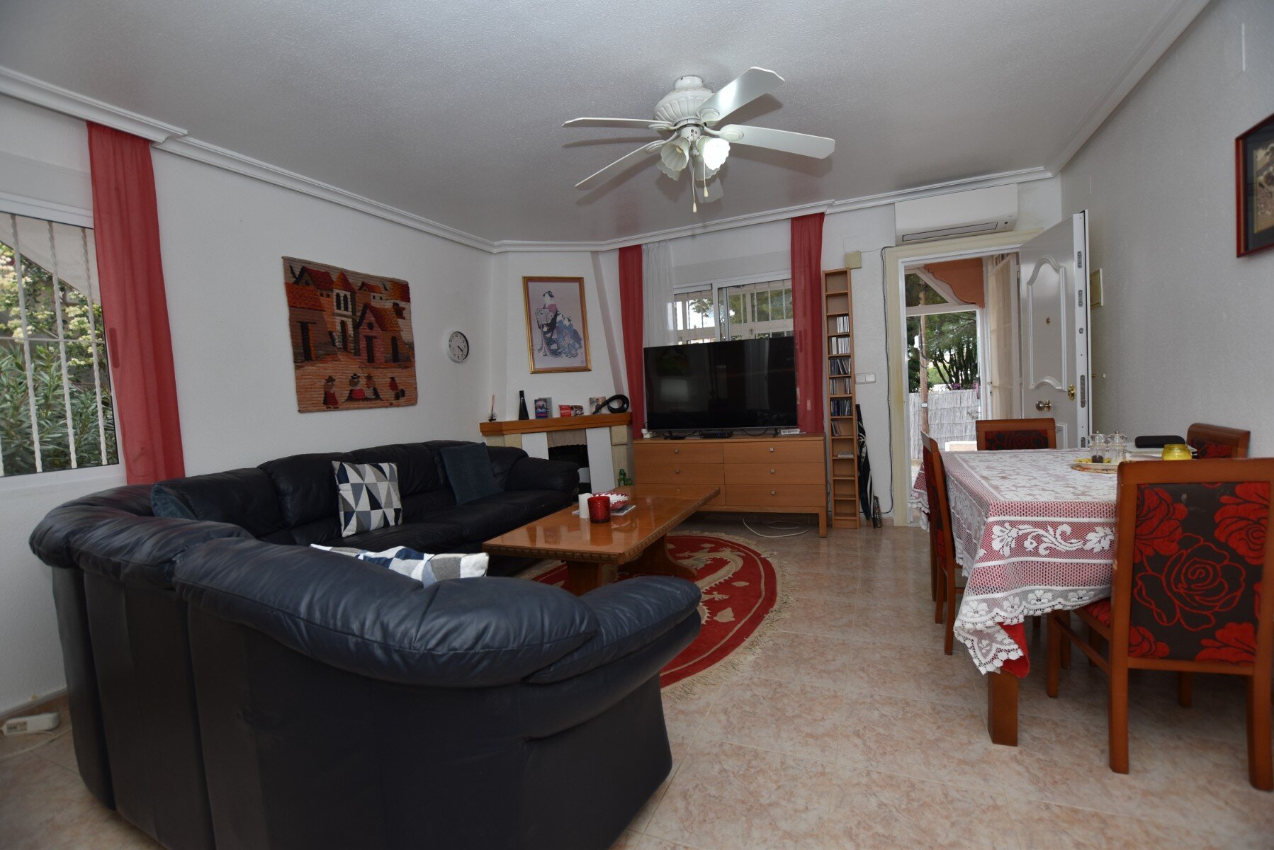 3-Bedroom Villa in Comunidad Valenciana, Algorfa - Image 10