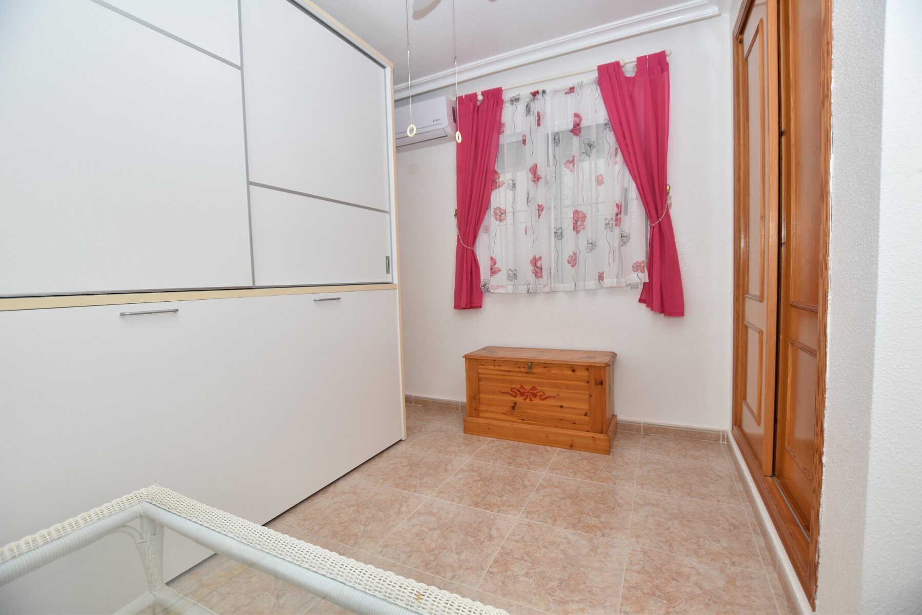 3-Bedroom Villa in Comunidad Valenciana, Algorfa - Image 16