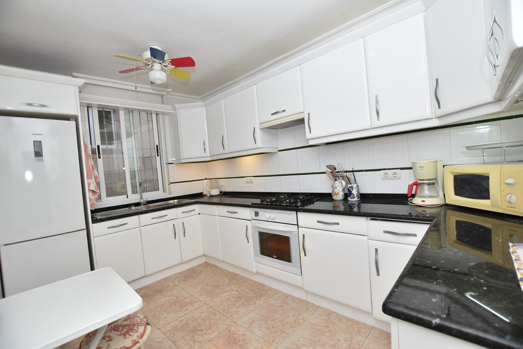 3-Bedroom Villa in Comunidad Valenciana, Algorfa - Image 9