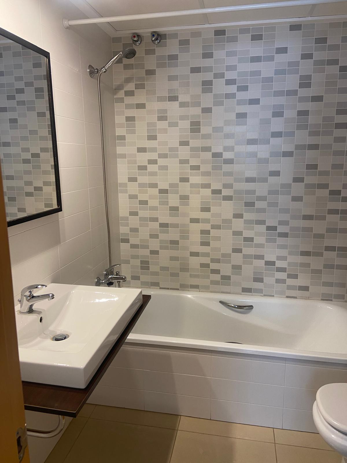 Apartamento planta media de 2 Dormitorios en La Marina, S... - Image 6