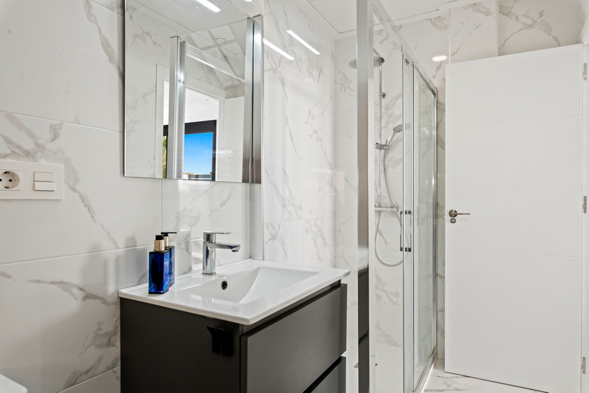 3-Bedroom Detached House in  Los Montesinos | Sunny Casas... - Image 16