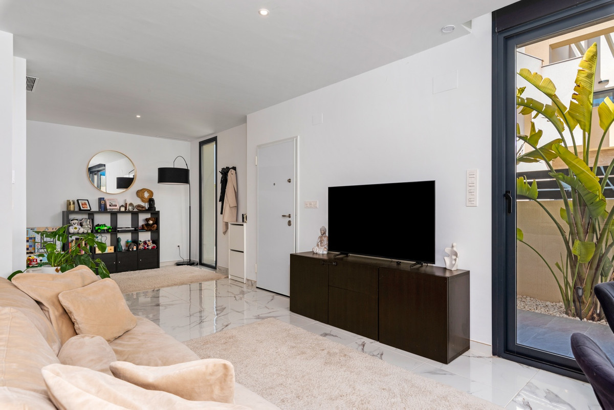 3-Bedroom Detached House in  Los Montesinos | Sunny Casas... - Image 7