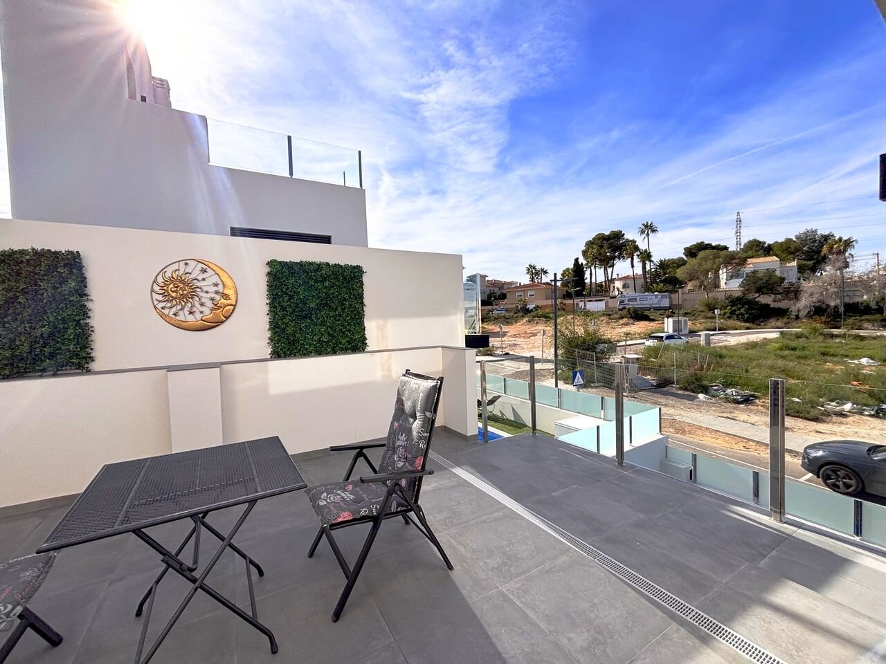 2-Bedroom Villa in Villamartin, Orihuela Costa - Image 24