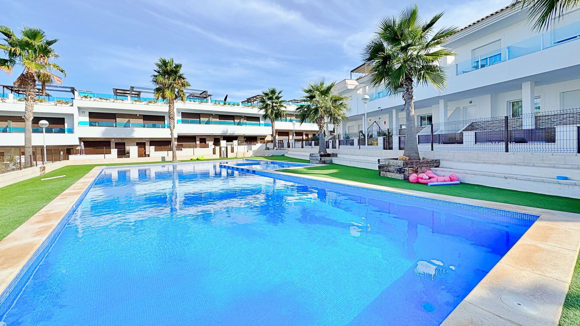 3-Bedroom House in La Siesta, Torrevieja - Image 1