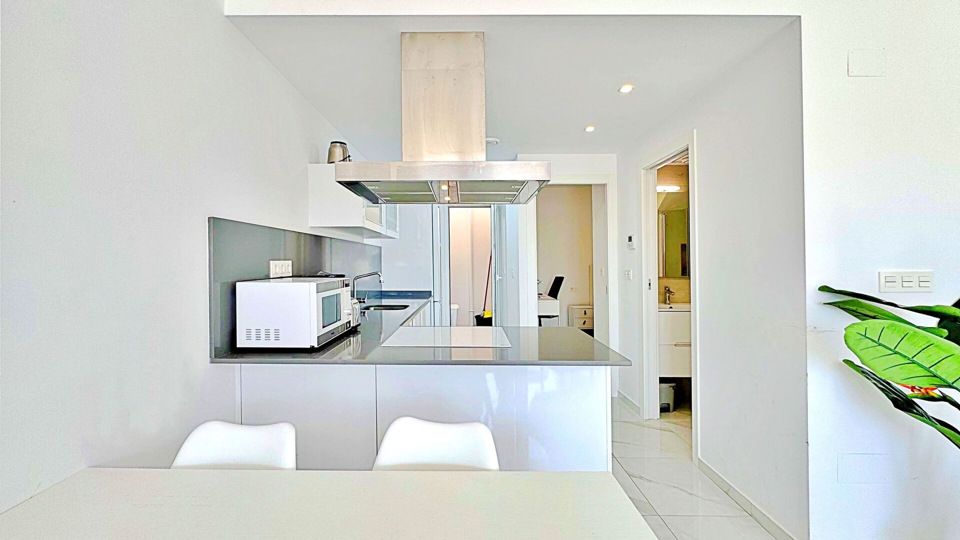 3-Bedroom House in La Siesta, Torrevieja - Image 10