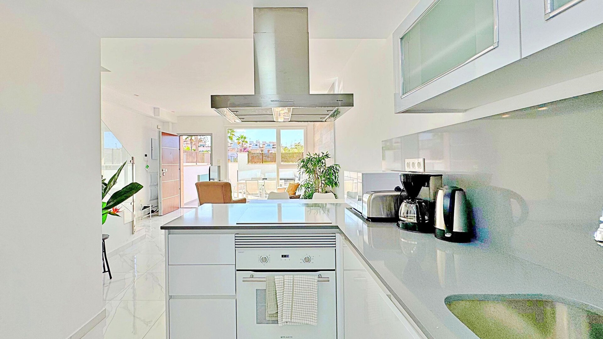 3-Bedroom House in La Siesta, Torrevieja - Image 11
