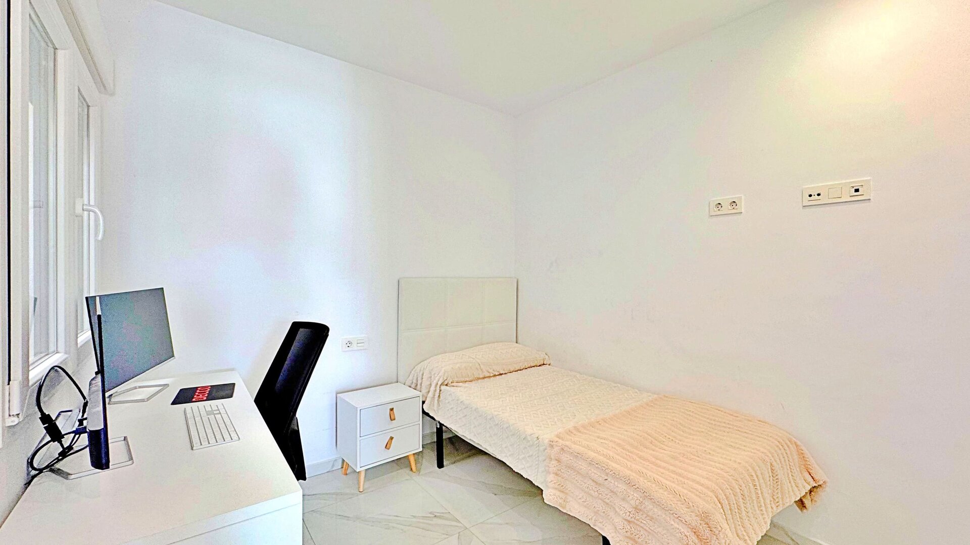 3-Bedroom House in La Siesta, Torrevieja - Image 23