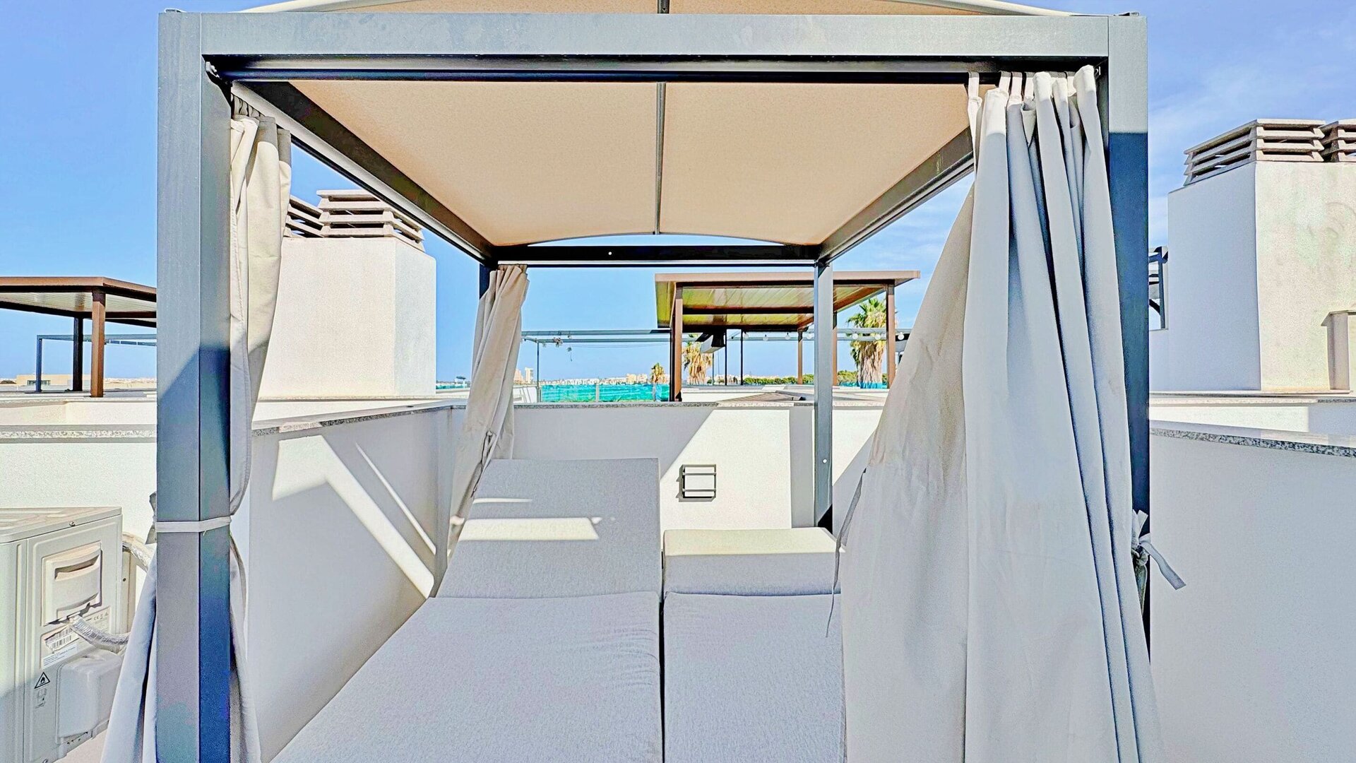 3-Bedroom House in La Siesta, Torrevieja - Image 27