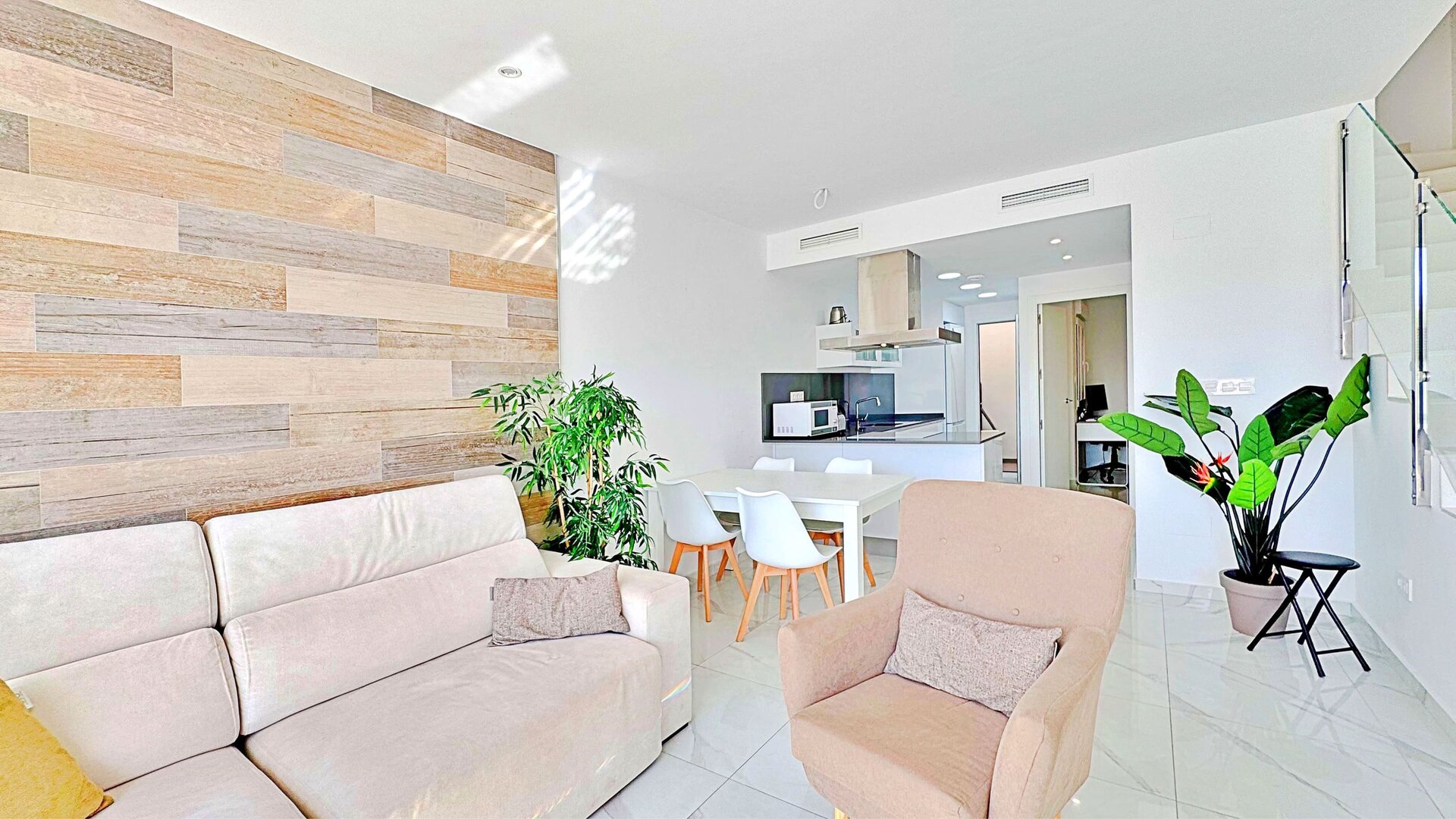 3-Bedroom House in La Siesta, Torrevieja - Image 7