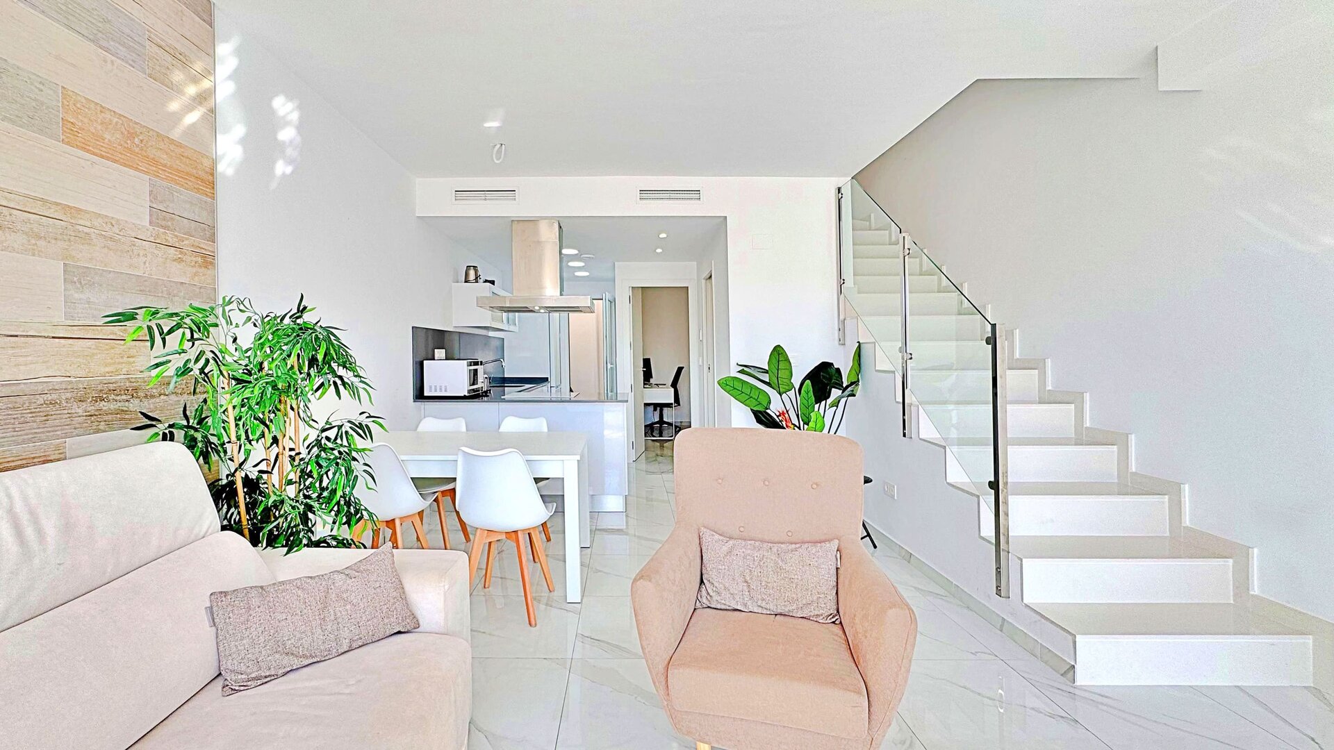 3-Bedroom House in La Siesta, Torrevieja - Image 9