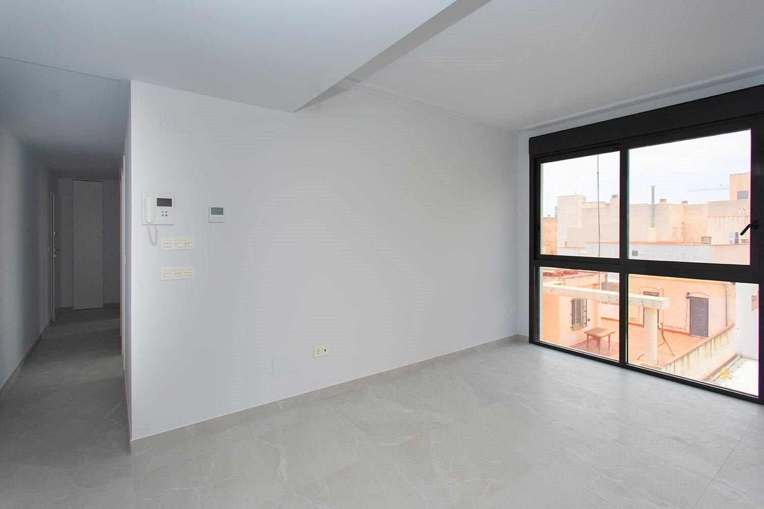 2-Bedroom Apartment in Playa del Cura, Torrevieja - Image 18
