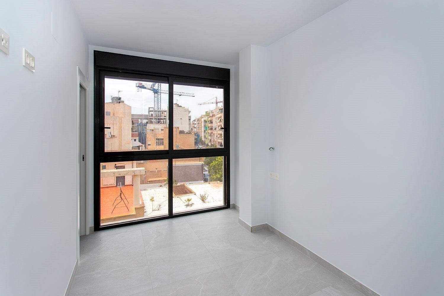 2-Bedroom Apartment in Playa del Cura, Torrevieja - Image 19