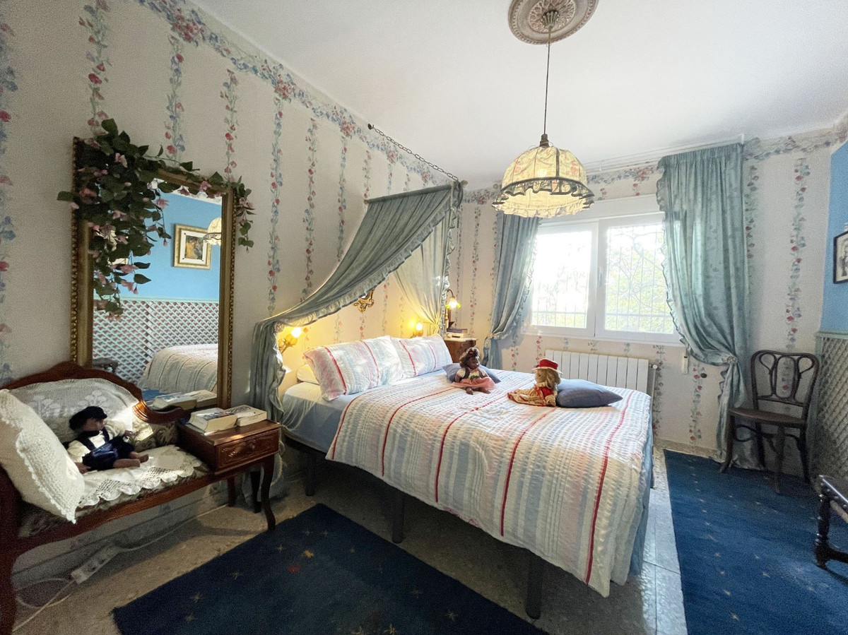 5-Bedroom Detached House in  Calpe | Sunny Casas - Costa ... - Image 22