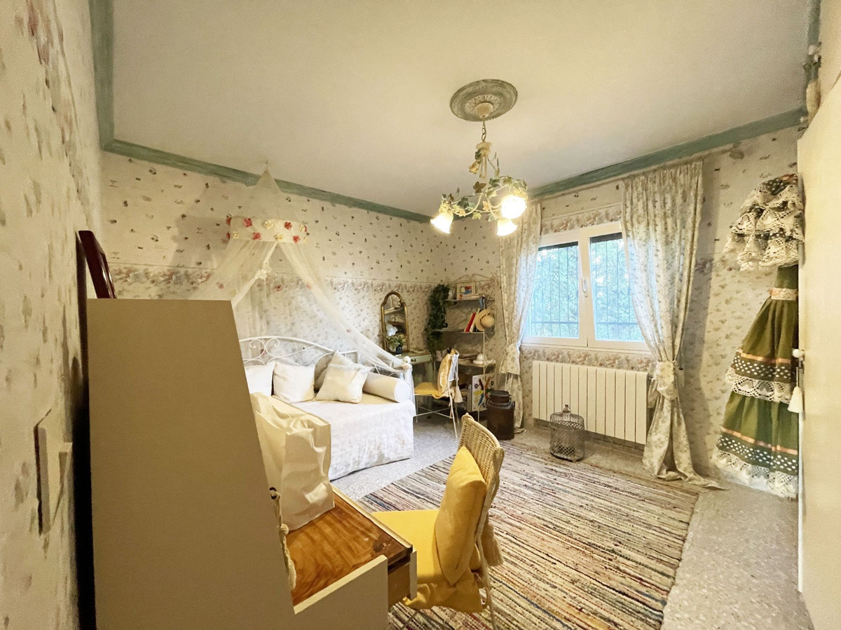 5-Bedroom Detached House in  Calpe | Sunny Casas - Costa ... - Image 23