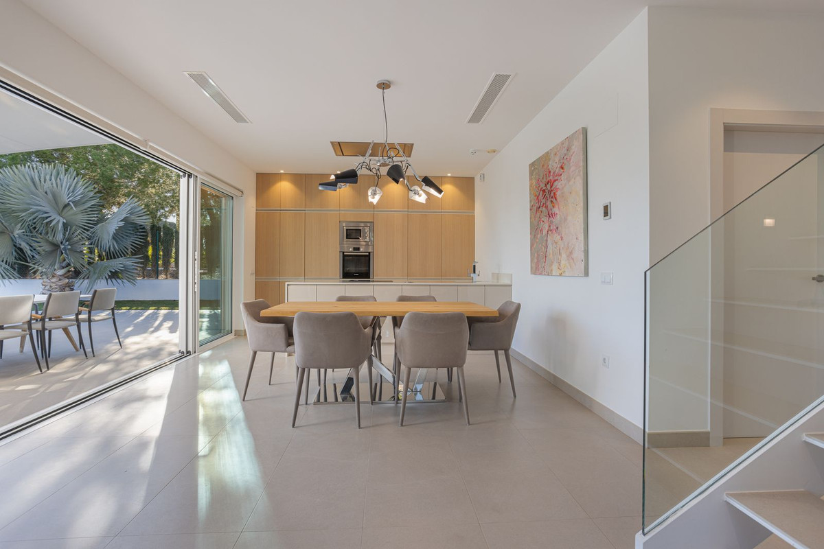 4-Bedroom Detached House in Orihuela | Sunny Casas - Cos... - Image 11