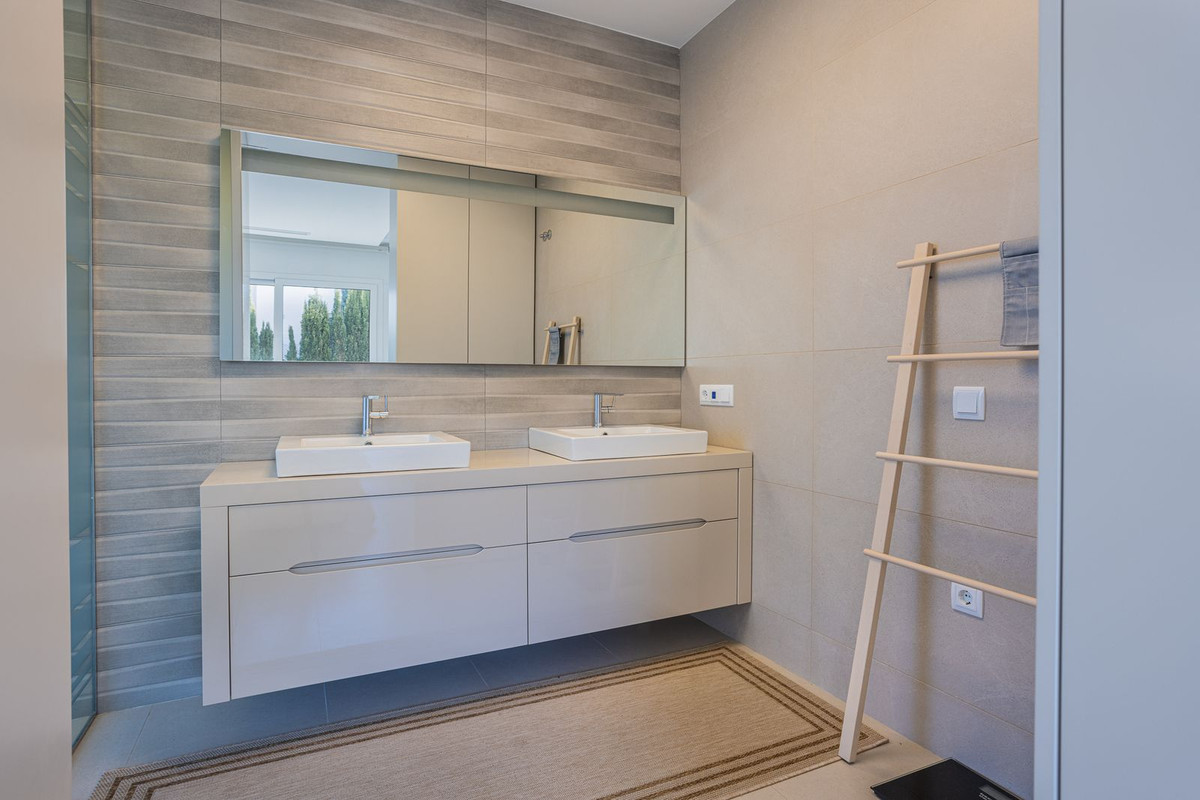 4-Bedroom Detached House in Orihuela | Sunny Casas - Cos... - Image 18