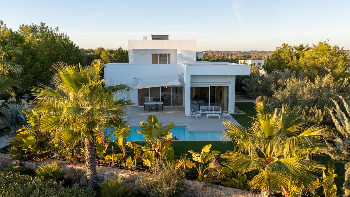 4-Bedroom Detached House in Orihuela | Sunny Casas - Cos... - Image 2