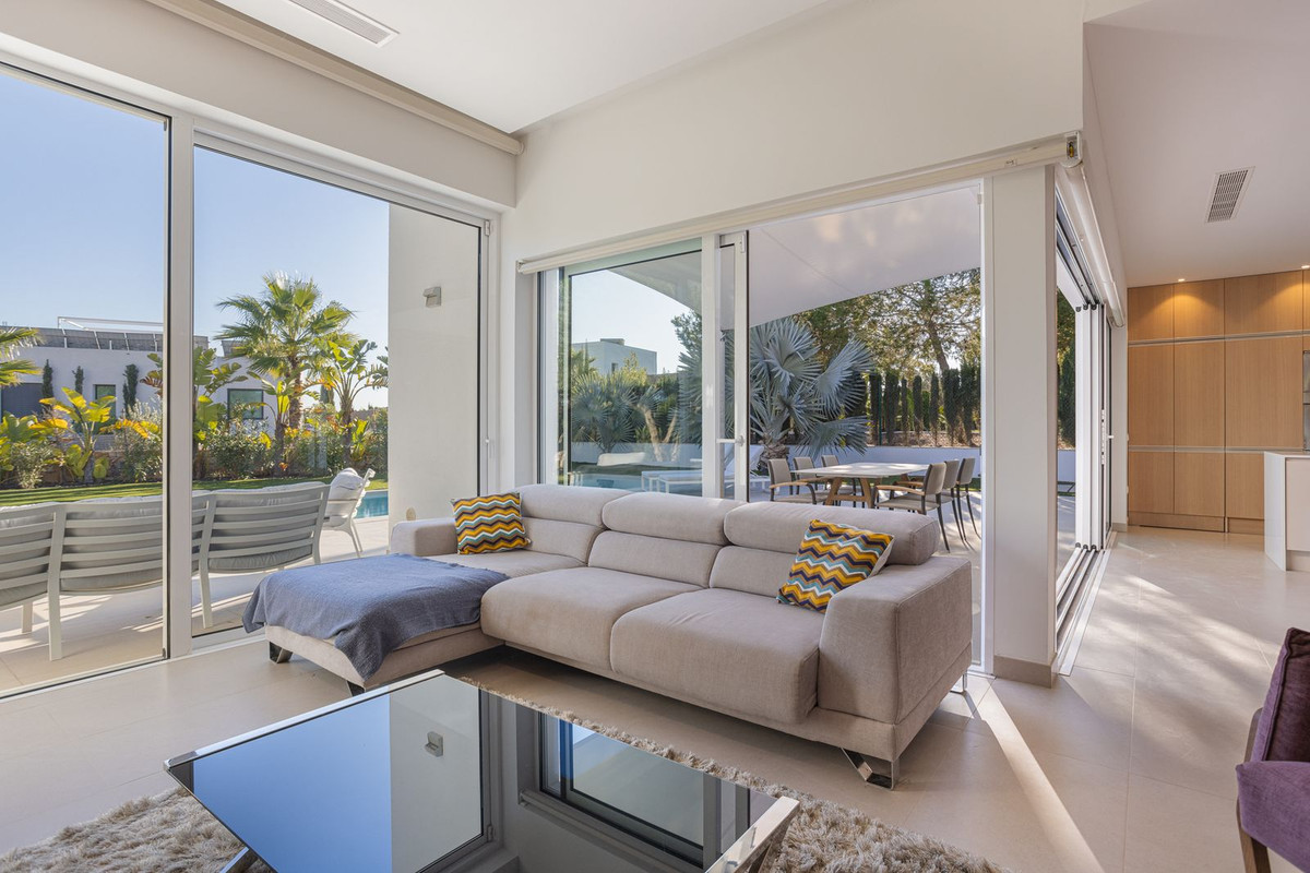 4-Bedroom Detached House in Orihuela | Sunny Casas - Cos... - Image 6