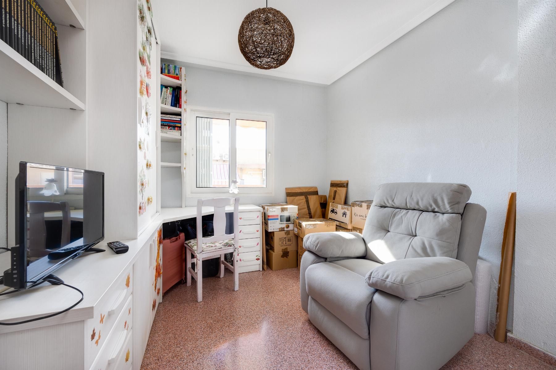 2-Bedroom Apartment in Centro, Torrevieja - Image 24