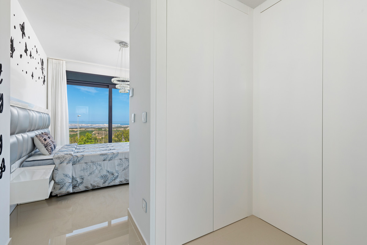 5-Bedroom Detached House in  San Miguel de Salinas | Sunn... - Image 20