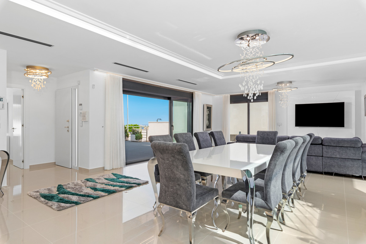 5-Bedroom Detached House in  San Miguel de Salinas | Sunn... - Image 5